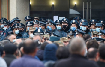 Ermənistanda etirazçılar Gümrü-Yerevan yolunu bağladılar