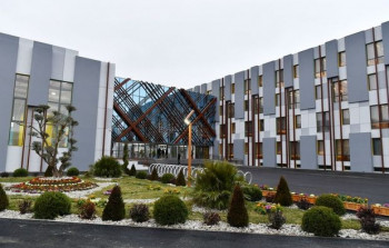 İlham Əliyev və Mehriban Əliyeva yeni inşa edilmiş Tədris və Xidmət Kompleksinin açılışında - FOTO